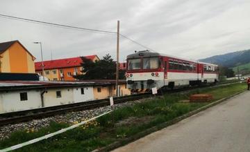 Na železničnej trati v obci Nižná na Orave zrazil vlak chodca, zraneniam na mieste podľahol