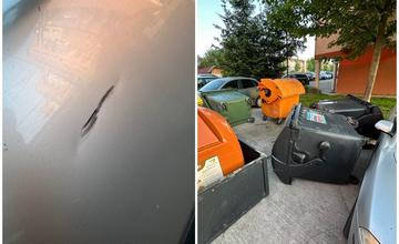 VIDEO: Diviak na Hájiku poškodil pri prevracaní kontajnerov auto stojace na parkovisku