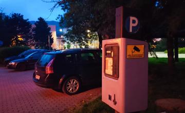 Bezplatné nočné parkovanie v centre Žiliny je od dnes kratšie, zaplatíte SMS-kou aj aplikáciou