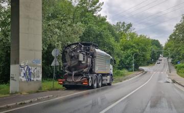 Žilinčania sa sťažujú na vypúšťanie odpadu do kanálu na Rosinskej ceste a zápach, SEVAK vysvetlil situáciu