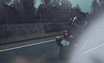 Motocyklista prefrčal okolo policajtov pri Bytči rýchlosťou 238 kilometrov za hodinu
