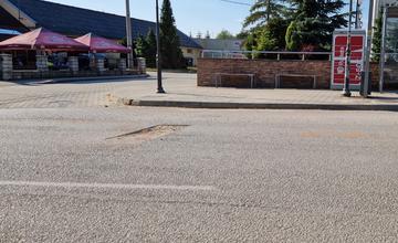 Kvôli neoznačenej jame v Turí spadol cyklista, so zraneniami ho odviezla záchranka