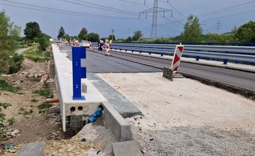 Rekonštrukcia mosta v Krasňanoch sa kvôli poruche predĺžila, župa zaplatí o 104-tisíc eur viac