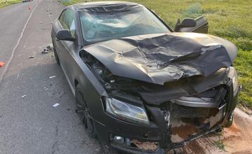 FOTO: Tragická dopravná nehoda v Terchovej, 22-ročný vodič pri predbiehaní čelne zrazil motorkára
