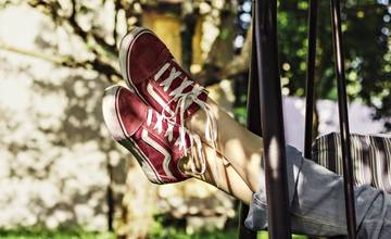 Päť nadčasových dámskych modelov Vans topánok, ktoré ženy milujú