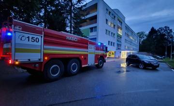 V žilinskej nemocnici zasahujú hasiči, podľa hlásenia malo dôjsť k zadymeniu priestorov