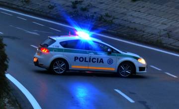 Vodič zbadal na diaľnici v Žiline drahé kradnuté auto. Prenasledoval ho do príjazdu polície