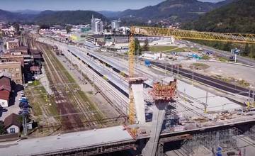 VIDEO: Modernizácia železničného uzla v Žiline napreduje. Ako to vyzerá od Strážova po Strečno?