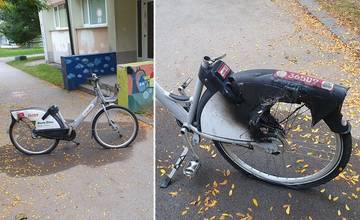 FOTO: Vandali podpálili a rozobrali zdieľaný bicykel Kia pri žilinskej základnej škole