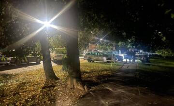 Muž, ktorého našli ležať na žilinskom sídlisku Hliny, mal rozsiahle rany na krku a hlave