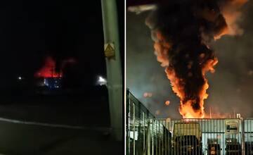 Nočný požiar spôsobil žilinskej firme škody 3 milióny eur, zasahovalo 27 hasičov
