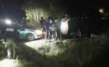 FOTO: Z Kysúc vyrazili do Poľska v tme a cez lesy. Migrantov na druhý deň previezli späť