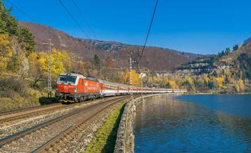 Vlaky sa pred Dušičkami rýchlo plnia. ZSSK posilňuje dopravu o 42 vlakov a 22 vozňov