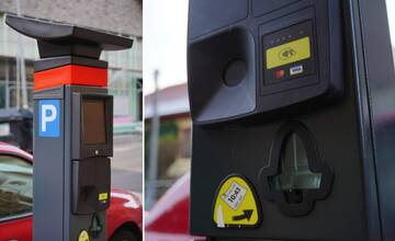Žilina má nové parkovacie automaty. Pri platbe v nich už drobné nepotrebujete, akceptujú len kartu