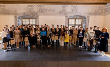 FOTO: Župa ocenila stredoškolákov za mimoriadne činy ľudskosti aj výborné študijné výsledky