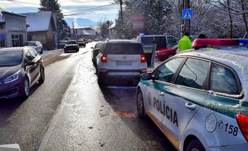 Opitý vodič nabúral do policajného auta v Žiline, v dychu mal takmer 1,3 promile
