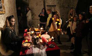 Prilákali ich duchovia a nočné prehliadky: Počet návštevníkov hradu Strečno medziročne stúpol o tisíce