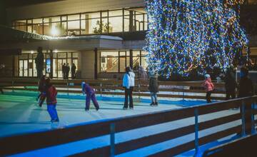 Navštívili ste nové klzisko v Čadci? Prevádzkované môže byť aj v plusových teplotách