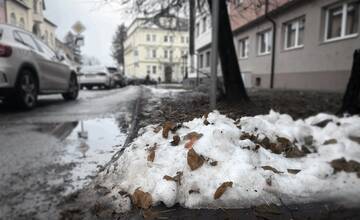 Snehová pokrývka sa začala topiť, pomohol tomu dážď aj vyššie teploty. Kedy bude opäť mrznúť?