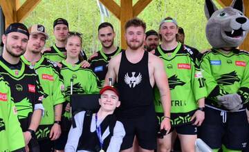 Žilinskí Vlci venujú zápas chorému fanúšikovi Martinkovi. Podporiť ho môžete aj vy!