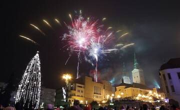 Oslávte príchod nového roka na námestí v Žiline. Vystúpia kapely Medial Banana aj Le Payaco