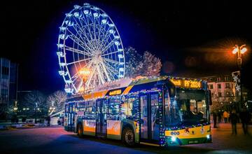 Vyhrá aj štvrtýkrát? Žilinský vianočný trolejbus sa opäť zapojil do medzinárodnej súťaže