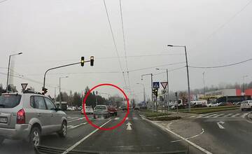 VIDEO: Nepochopiteľná jazda na Košickej v Žiline, vodič ostatným skrížil cestu