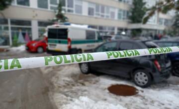 Hrozí mu 25 rokov až doživotie. Polícia zatkla páchateľa, ktorý posielal škole výhražné e-maily