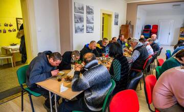 Na Orave dávajú druhé šance ľuďom bez domova. Vianočná kapustnica zohriala aj 23-ročného chlapca