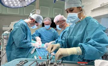 FOTO: V rovnaký deň odstránili v žilinskej nemocnici dvom sestrám spod Tatier štítnu žľazu