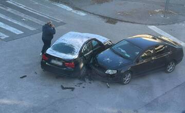 Na križovatke s Bratislavskou sa zrazili autá, tento úsek je nehodami známy