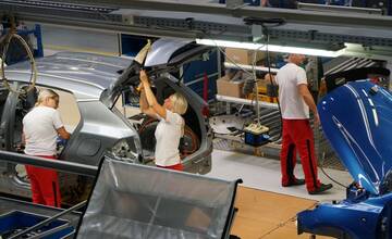 V závode Kia vyrobili rekordný počet áut. Mzda zamestnancov opäť stúpne, priemerná presiahne 2 500 eur