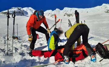 Šťastie v nešťastí: Pád skialpinistu v Západných Tatrách z doliny spozoroval záchranár