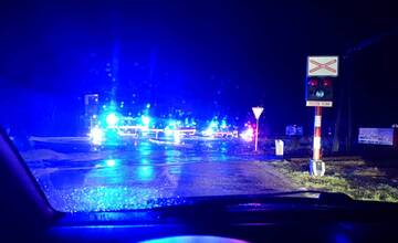 Pri Turí spadlo osobné auto do Rajčianky, pri nehode došlo k zraneniam