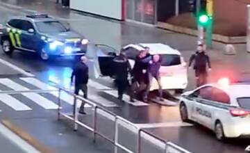 Drsný policajný zásah v Žiline preveruje kontrola. Postup policajtov bol zákonný