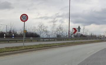 Na ceste prvej triedy cez Oravu znížia maximálnu rýchlosť, stáva sa tam veľa nehôd
