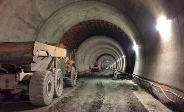 Diaľnica pri Turanoch má stáť miliardu eur a viesť tunelom. Starostovia sa boja o vodu