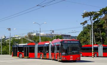 Po žilinských cestách bude zadarmo jazdiť nový trolejbus. Dopravca si ho požičal z Bratislavy
