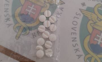 Lieky na štítnu žľazu aj LSD: Polícia rieši balík, ktorý do Žiliny poslal Izraelčan