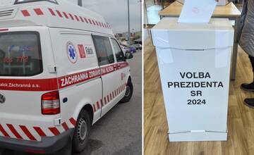 Záchranári zasahujú vo volebnej miestnosti v Martine. Skolabovala tam žena