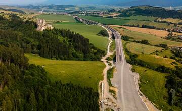 Diaľnica D1 pri Ružomberku by mala byť hotová do konca roka 2025. Motoristom ušetrí 16 minút