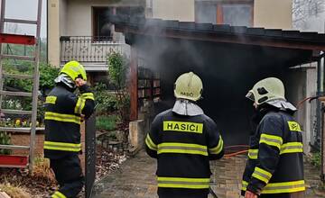 FOTO: Rodine zo Stráňav zhorela garáž a pivnica, ich dom je neobývateľný. Škody dosiahli 50-tisíc eur