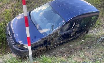 Nečakaný zásah hasičov na Liptove. Auto havarovalo priamo pred očami ich veliteľa