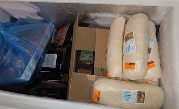 FOTO: Pri kontrolách predajní s potravinami rozdali desiatky pokút. Aké nedostatky odhalili inšpektori?