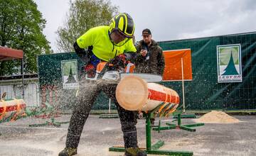 FOTO: Najlepší drevorubači sú na Orave. Študenti z lesníckej školy nedali súperom žiadnu šancu