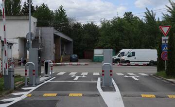 Pri žilinskej nemocnici budú opravovať výtlky a orezávať stromy. Rátajte s obmedzeniami