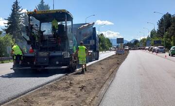 FOTO: Práce na diaľničnom privádzači na Liptove sa blížia ku koncu. Mosty zatiaľ neopravili