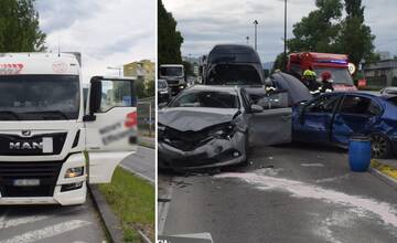FOTO: Opitý poľský kamionista spôsobil nehodu 4 áut v Žiline. Zranenú ženu odviezla záchranka