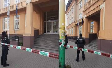 Muž sa na žilinskom súde vyhrážal streľbou ako v Prahe. Dôvodom bol spor o garáž