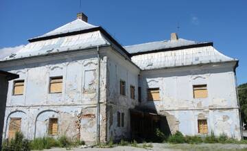 FOTO: Chceš sa cítiť ako šľachtic či šľachtičná? V Turci je na predaj ďalší historický kaštieľ
